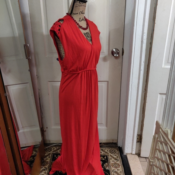 🌹Gorgeous Vibrant Red Maxi Dress Unique!🌹 - Picture 6 of 6